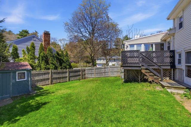 5 Manning Rd, Dedham, MA 02026