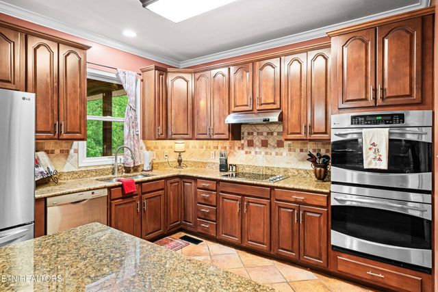 7819 La Barrington Blvd, Powell, TN 37849