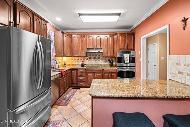 7819 La Barrington Blvd, Powell, TN 37849