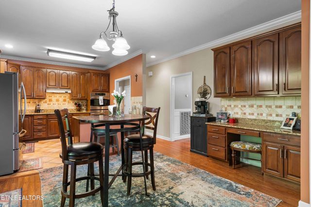 7819 La Barrington Blvd, Powell, TN 37849