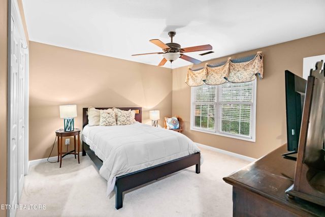 7819 La Barrington Blvd, Powell, TN 37849