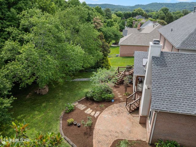 7819 La Barrington Blvd, Powell, TN 37849