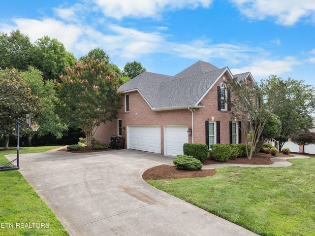 7819 La Barrington Blvd, Powell, TN 37849