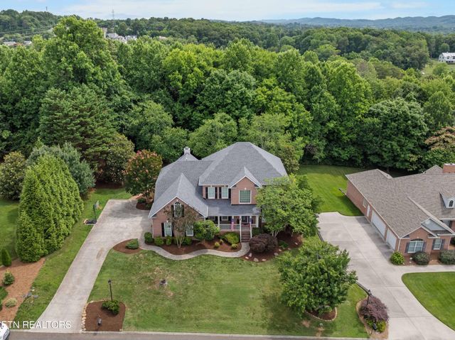 7819 La Barrington Blvd, Powell, TN 37849