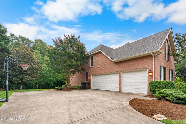 7819 La Barrington Blvd, Powell, TN 37849