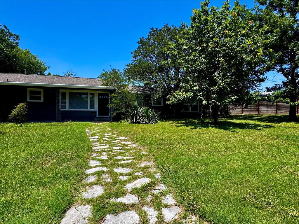 1610 Wilshire BLVD, Austin, TX 78722