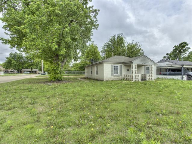 230 E Jacobs Drive, Midwest City, OK 73110
