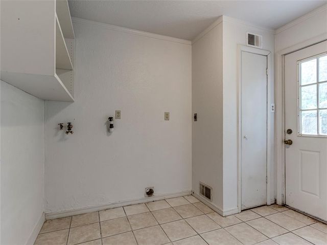 230 E Jacobs Drive, Midwest City, OK 73110