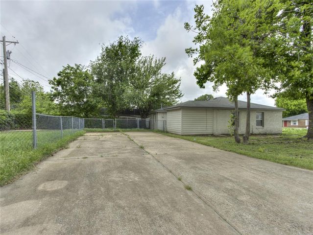 230 E Jacobs Drive, Midwest City, OK 73110