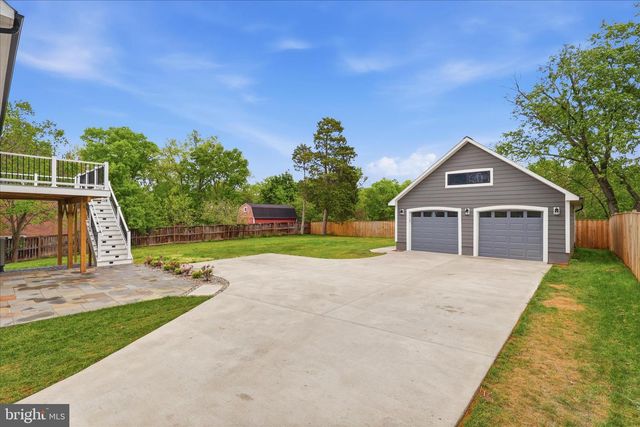 8323 ROLLING RD, Manassas, VA 20110