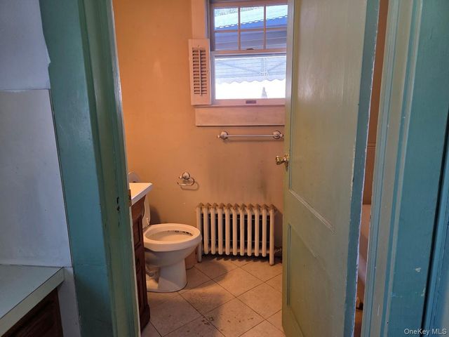 5 Milton Street, Hicksville, NY 11801