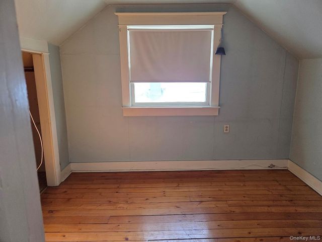 5 Milton Street, Hicksville, NY 11801