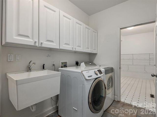 101 Skyview Drive, Asheville, NC 28804