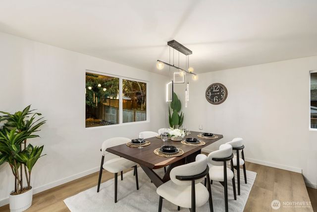 14824 119th Ave NE, Kirkland, WA 98034