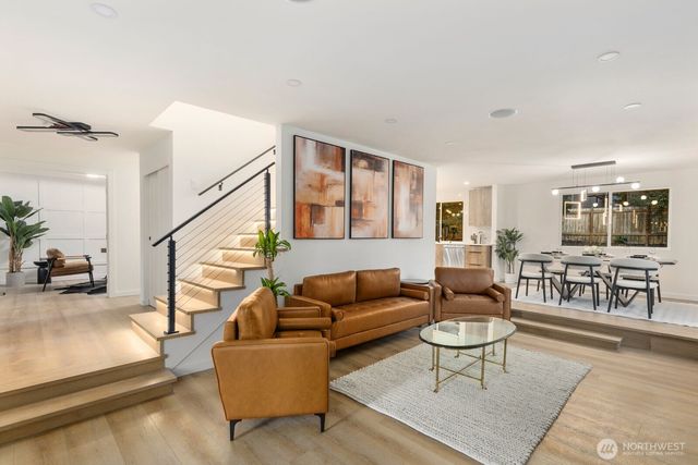 14824 119th Ave NE, Kirkland, WA 98034