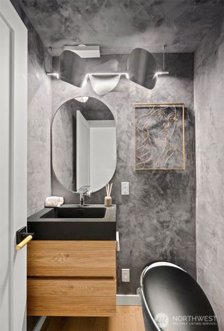 14824 119th Ave NE, Kirkland, WA 98034