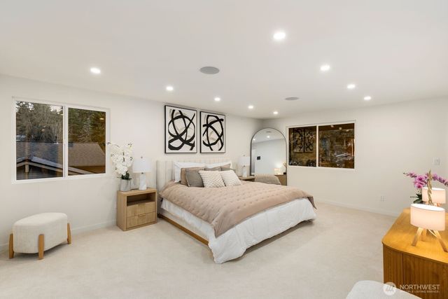 14824 119th Ave NE, Kirkland, WA 98034