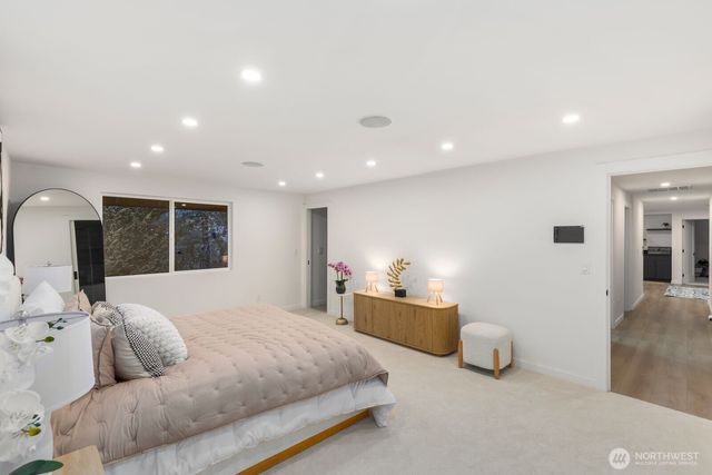 14824 119th Ave NE, Kirkland, WA 98034