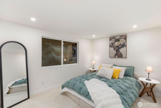 14824 119th Ave NE, Kirkland, WA 98034