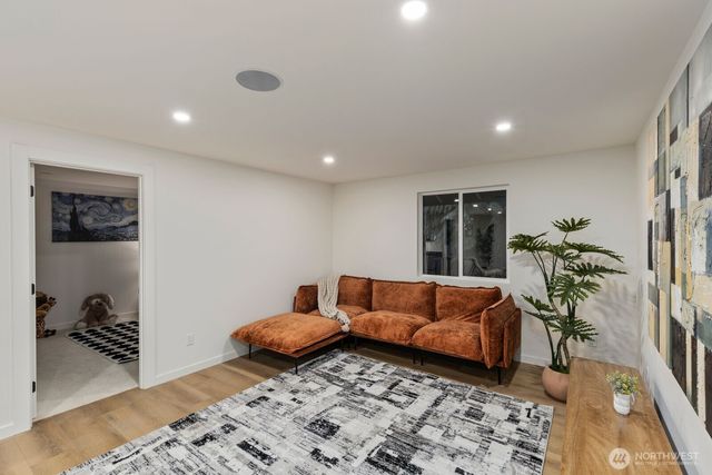 14824 119th Ave NE, Kirkland, WA 98034