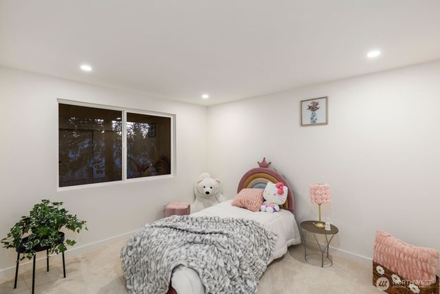 14824 119th Ave NE, Kirkland, WA 98034