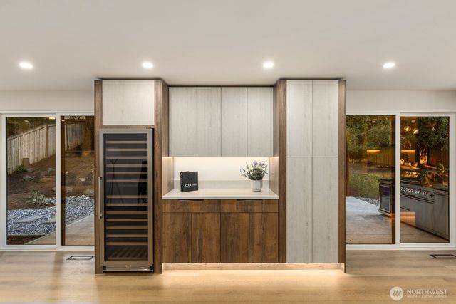 14824 119th Ave NE, Kirkland, WA 98034