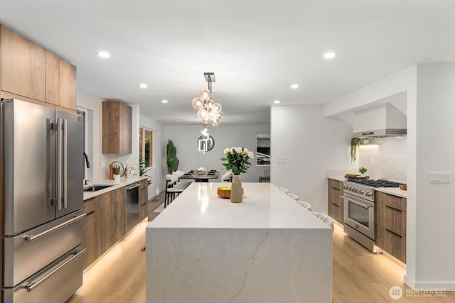 14824 119th Ave NE, Kirkland, WA 98034