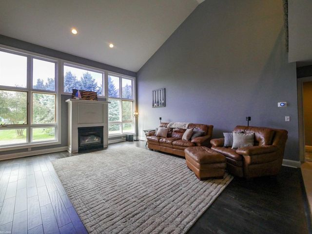 49571 Compass Point Drive, Chesterfield Twp, MI 48047