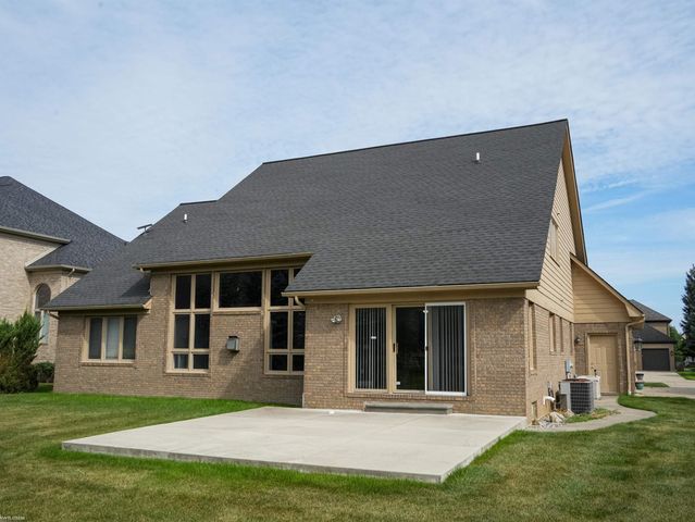 49571 Compass Point Drive, Chesterfield Twp, MI 48047