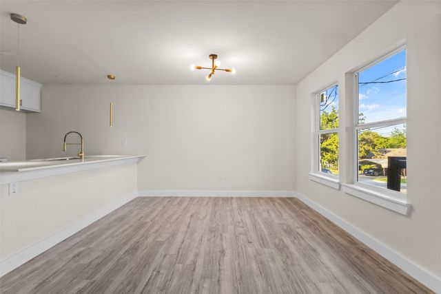 1507 E Waco Avenue, Dallas, TX 75216