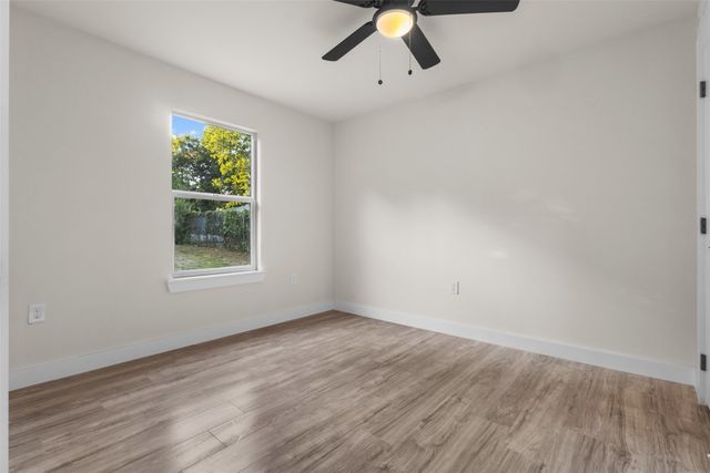1507 E Waco Avenue, Dallas, TX 75216