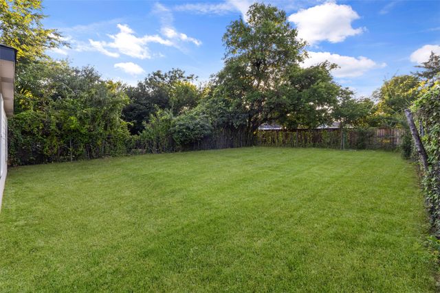 1507 E Waco Avenue, Dallas, TX 75216