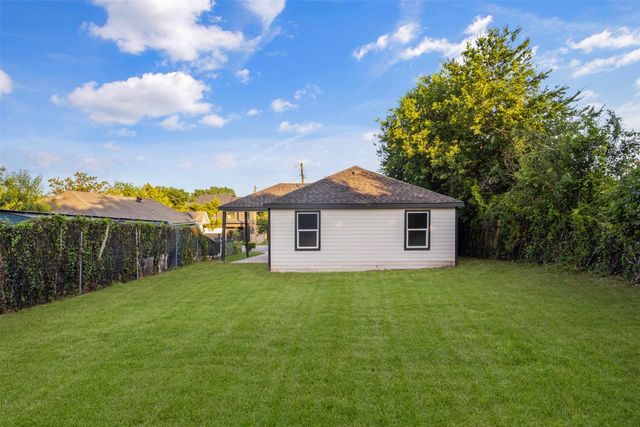 1507 E Waco Avenue, Dallas, TX 75216
