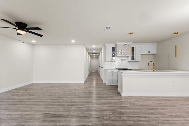 1507 E Waco Avenue, Dallas, TX 75216