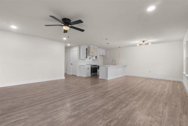 1507 E Waco Avenue, Dallas, TX 75216
