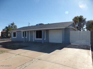 8703 W SAHUARO Drive, Peoria, AZ 85345