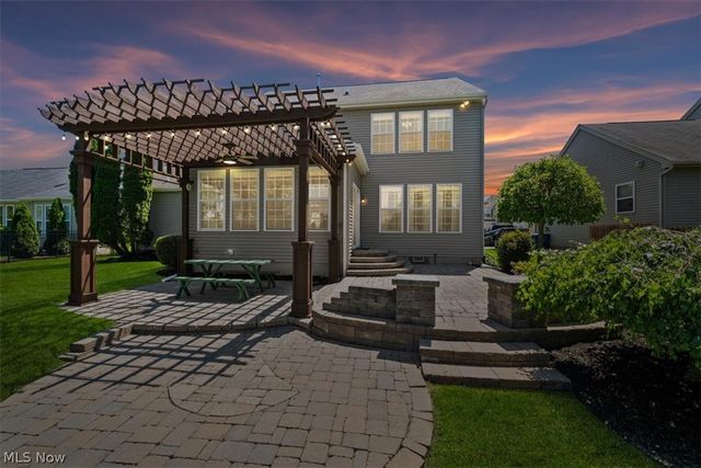34592 Braemore Drive, North Ridgeville, OH 44039