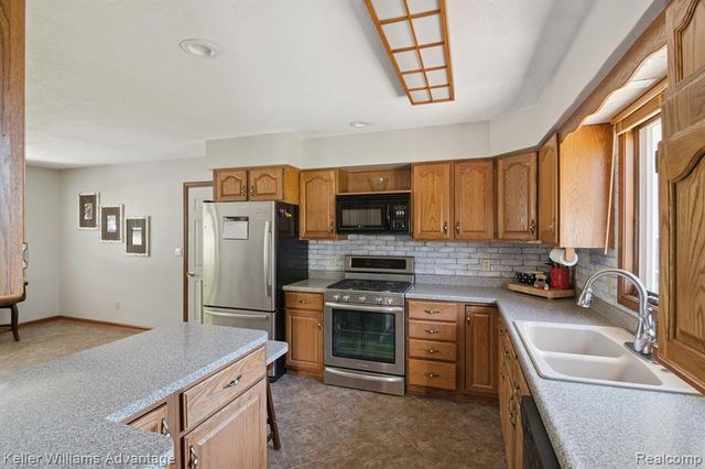 245 Lyn Brook Drive, Coldwater, MI 49036