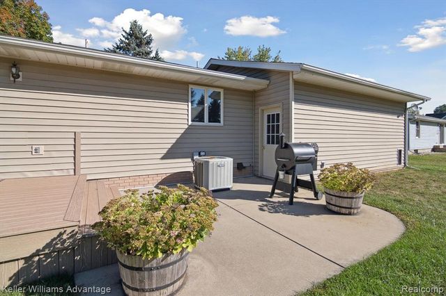 245 Lyn Brook Drive, Coldwater, MI 49036