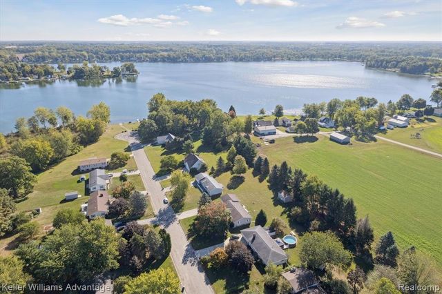 245 Lyn Brook Drive, Coldwater, MI 49036