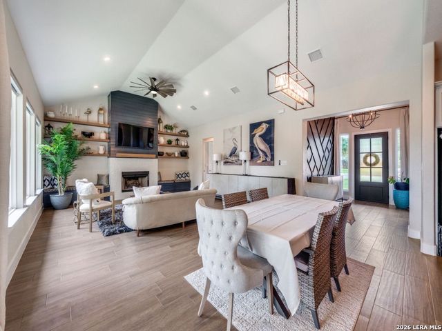 204 ASH PKWY, La Vernia, TX 78121