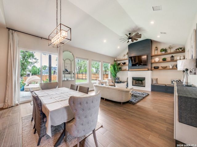 204 ASH PKWY, La Vernia, TX 78121