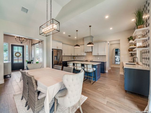 204 ASH PKWY, La Vernia, TX 78121