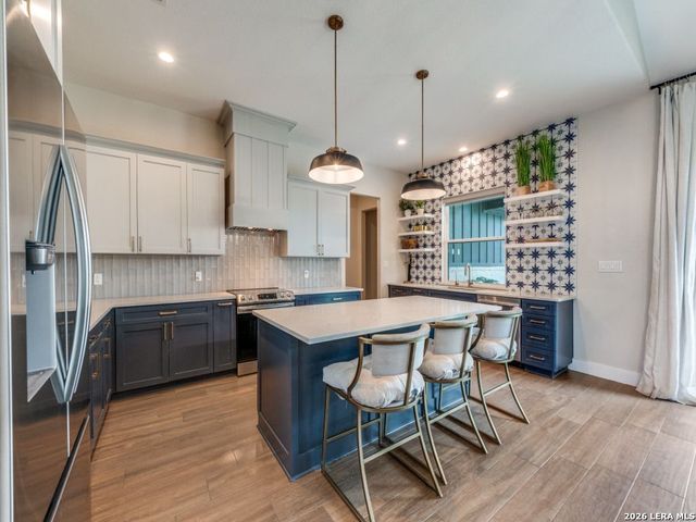 204 ASH PKWY, La Vernia, TX 78121