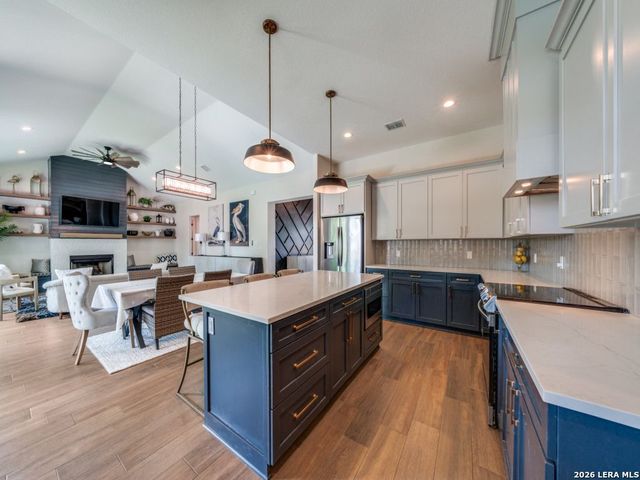 204 ASH PKWY, La Vernia, TX 78121