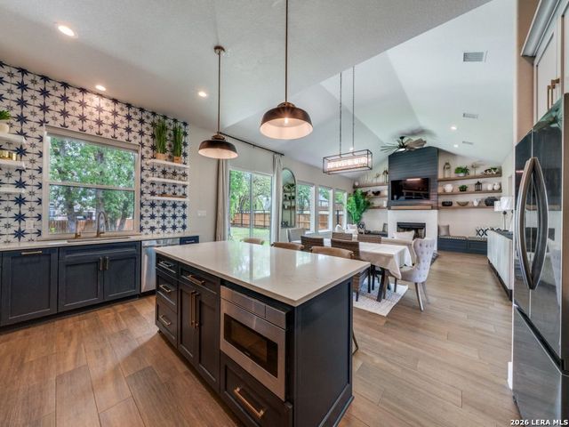 204 ASH PKWY, La Vernia, TX 78121