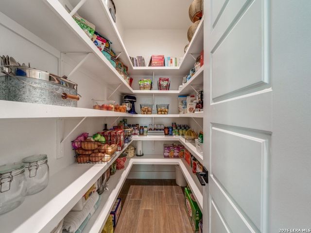 204 ASH PKWY, La Vernia, TX 78121