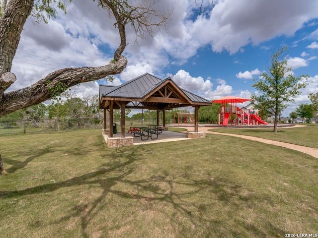 204 ASH PKWY, La Vernia, TX 78121