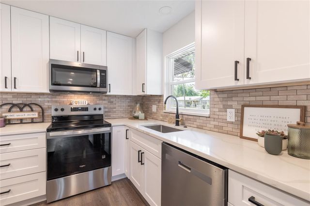 1201 SHERMAN AVENUE, Tavares, FL 32778