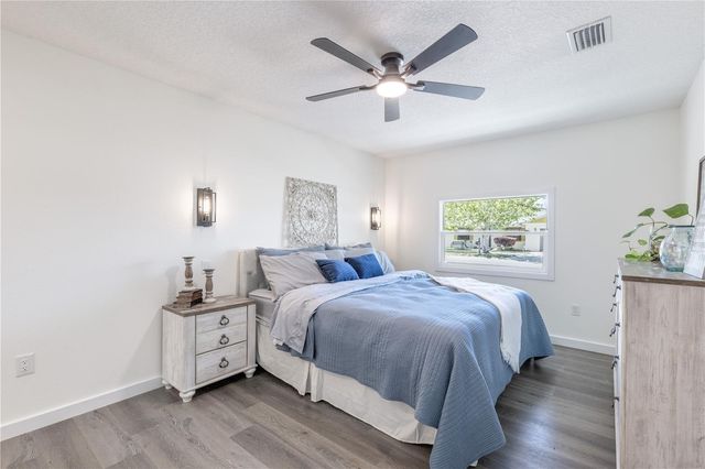 1201 SHERMAN AVENUE, Tavares, FL 32778